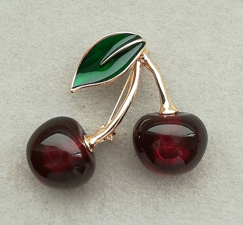 Rote kirschen brosche gold - kirschen,